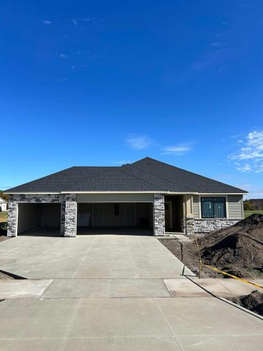 219 Double Eagle Drive, Mankato, MN 56001
