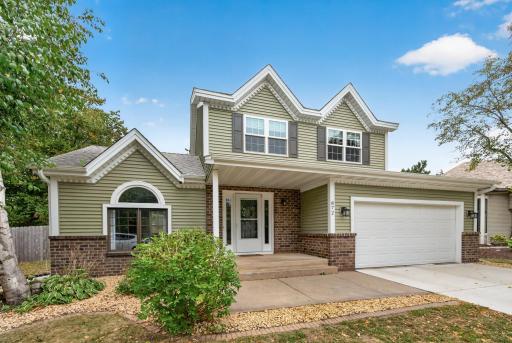 872 Winterberry Court, Woodbury, MN 55125