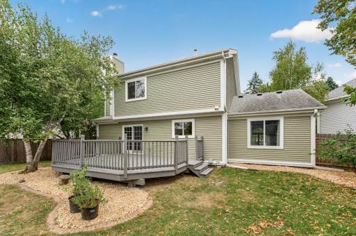 872 Winterberry Court, Woodbury, MN 55125