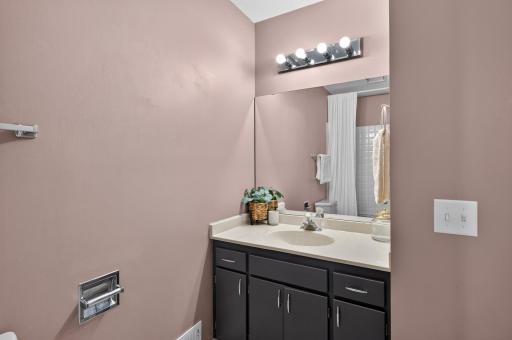 872 Winterberry Court, Woodbury, MN 55125