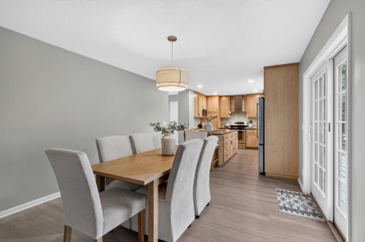 872 Winterberry Court, Woodbury, MN 55125