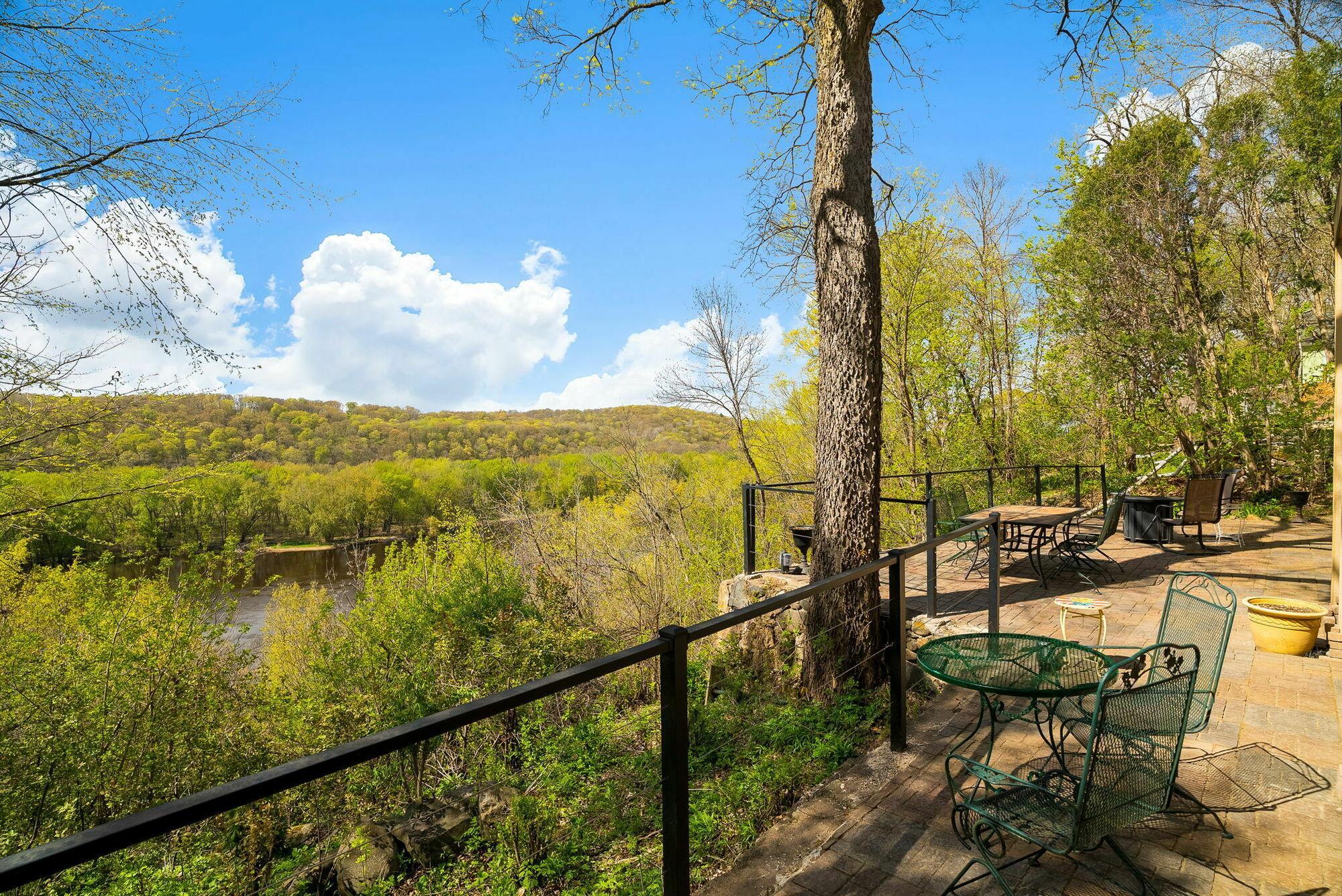 165-web-or-mls-305_River_St__Osceola__WI_54020-5.jpg