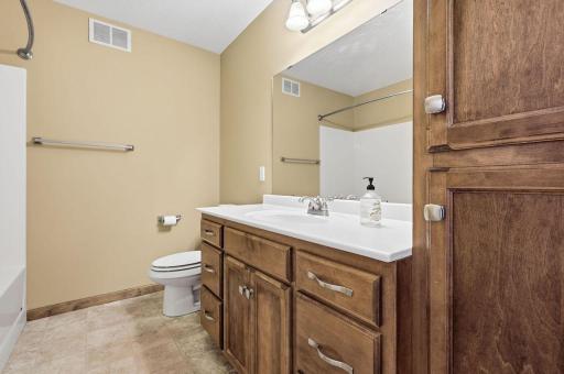 2528 42nd Avenue S, Saint Cloud, MN 56301
