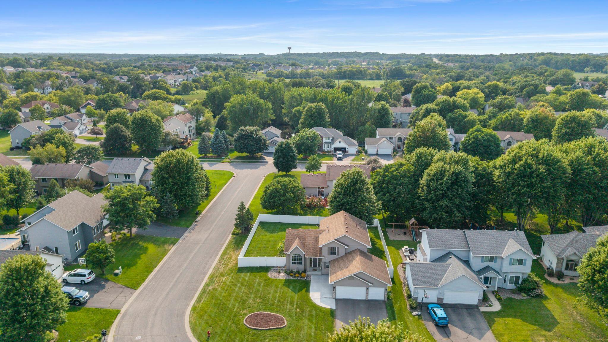 Located in Savage with easy access to nearby parks and recreation, including Murphy-Hanrehan Park Reserve and Savage Community Park
