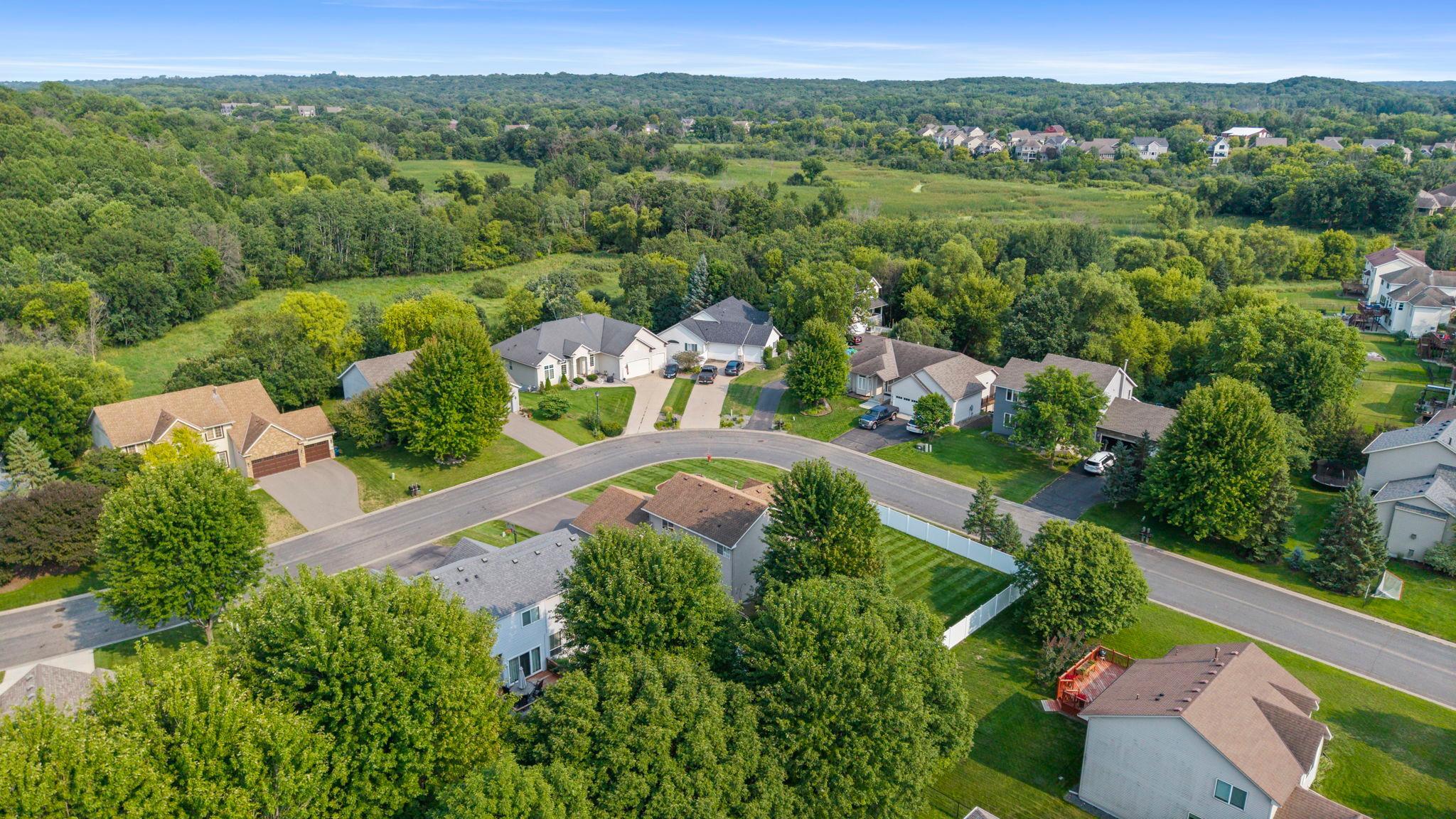 A great Savage location with easy access to Prior Lake, Murphy-Hanrehan Park Reserve, Savage Community Park, schools, shopping, dining, and recreation