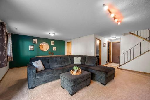 38-web-or-mls-3837 Gershwin Ave N-184.jpg