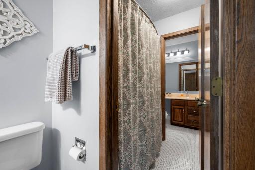 31-web-or-mls-3837 Gershwin Ave N-139.jpg