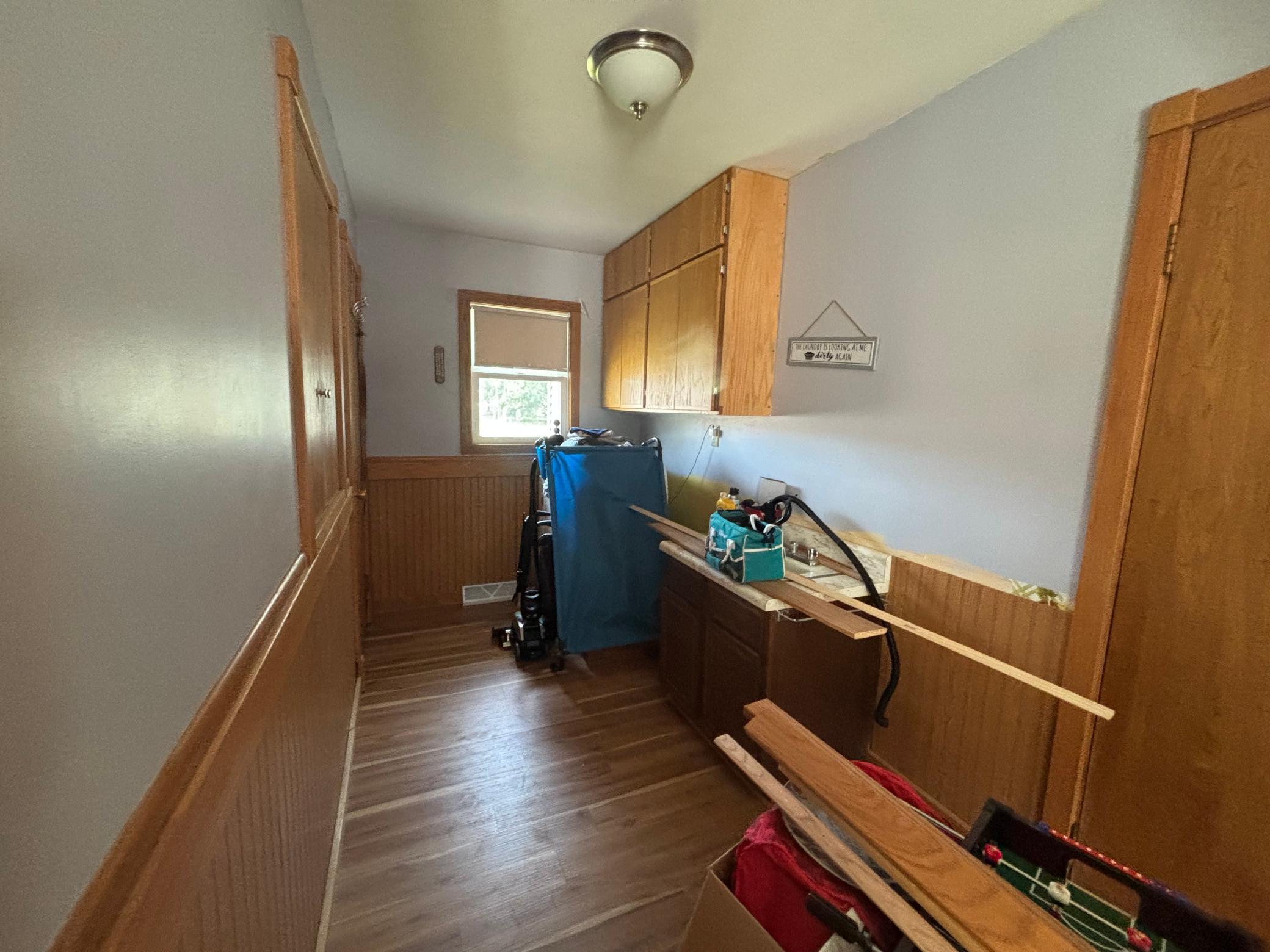 Main level washer/dryer hook ups