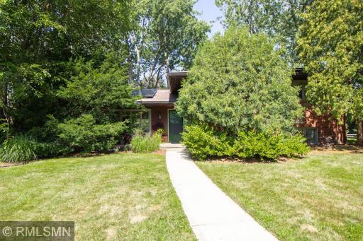 1 Hingham Circle, Mendota Heights, MN 55118