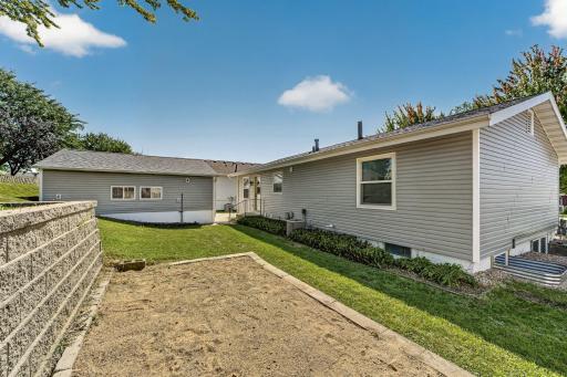 709 37th Street SW, Rochester, MN 55902