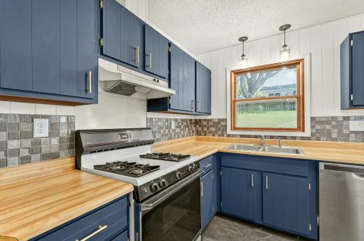 709 37th Street SW, Rochester, MN 55902