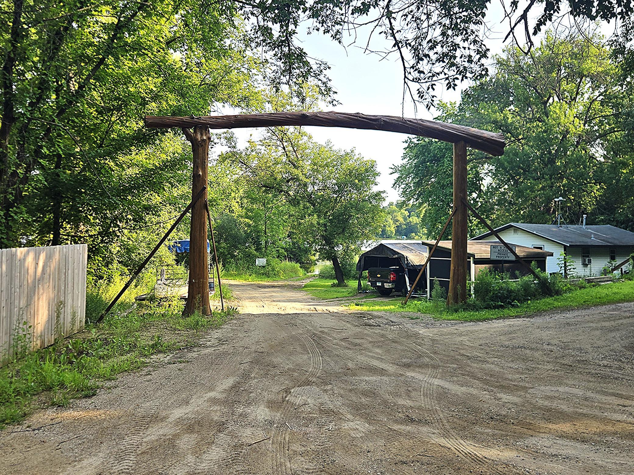 Lake access - eastern 25' of lot 16
