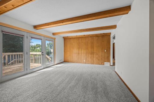 47-web-or-mls-168 Linden Cir-104 - Copy.jpg