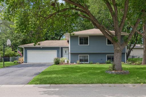 Nestled in a vibrant, walkable neighborhood, this home is close to downtown attractions, local restaurants, shopping, top schools, parks, and recreational bike trails. Ideal for an active lifestyle.