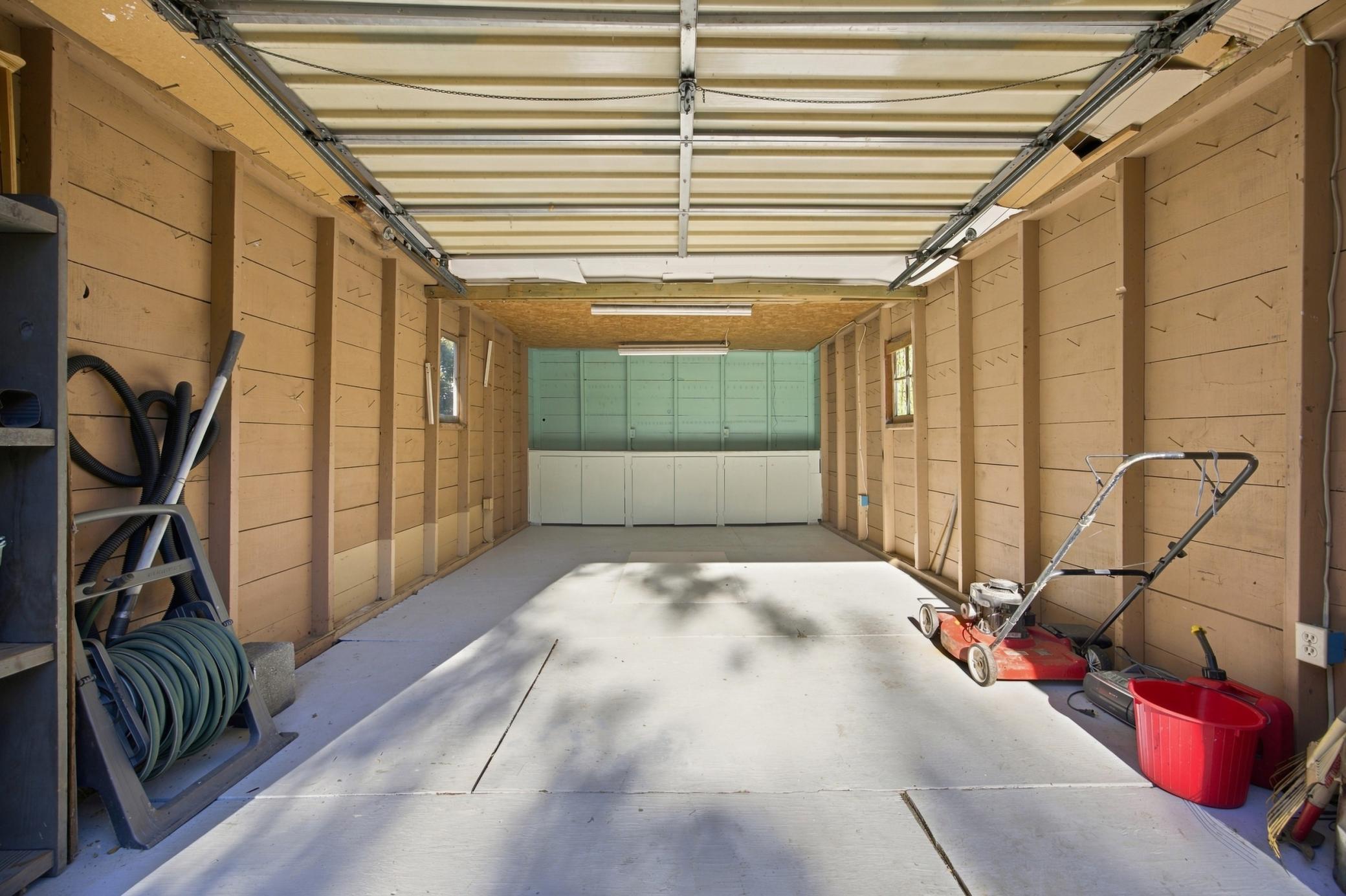 Detached Garage