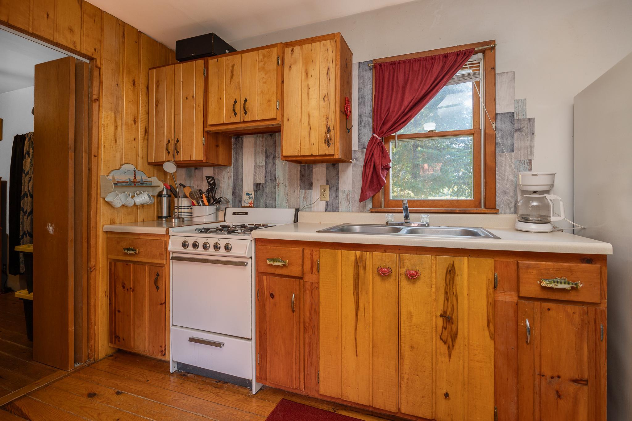 Cabin 1 kitchen