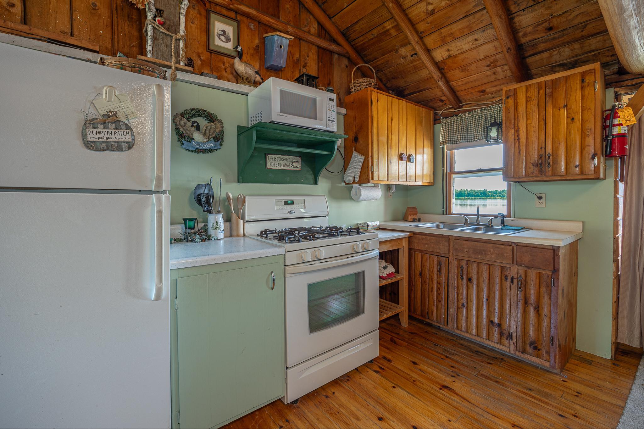 Cabin 3 kitchen