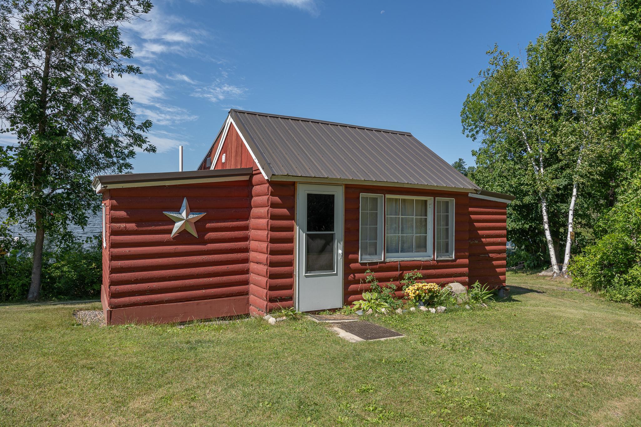 Cabin 4 exterior