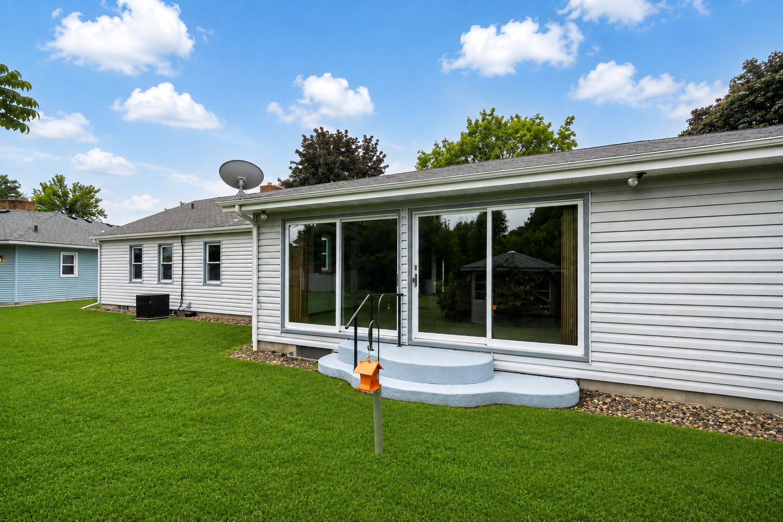 Double deck doors walk out to backyard