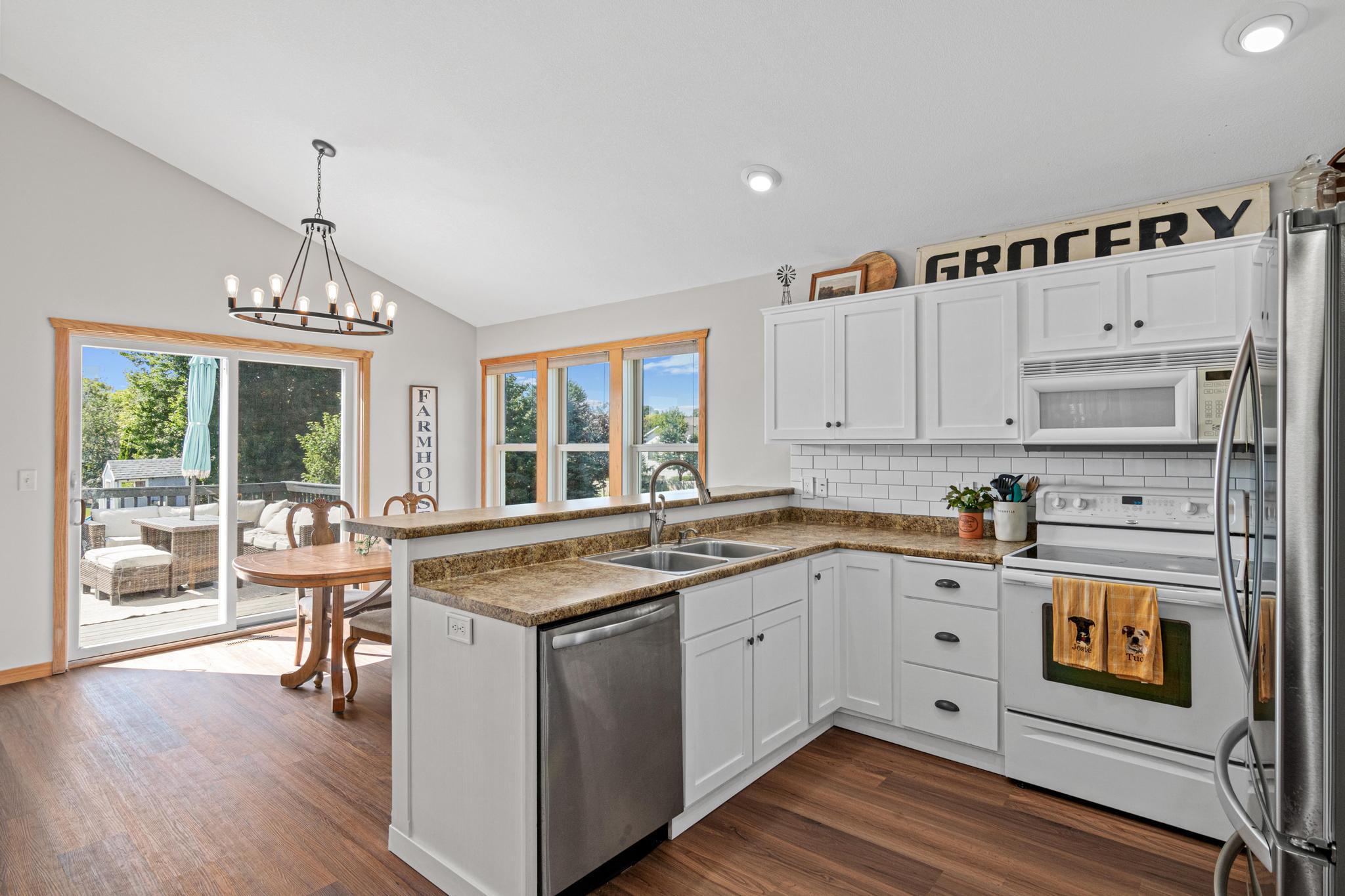 Easy flow from kitchen to dining.
