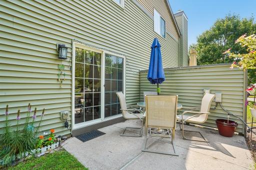 Perfect Patio out your dining room sliding door!