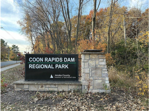 Just a few minute walk from the dam!