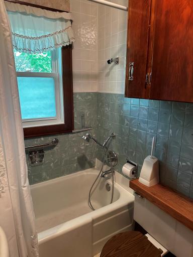 Main Level Pass-Thru Full Bathroom
