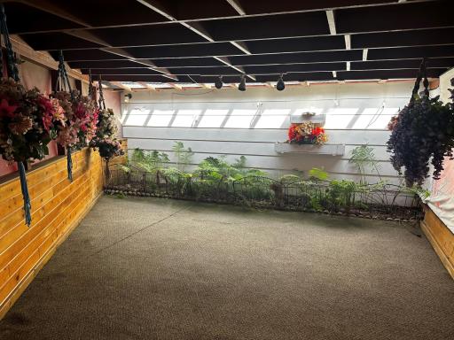 Enclosed/Screened Porch Interior
