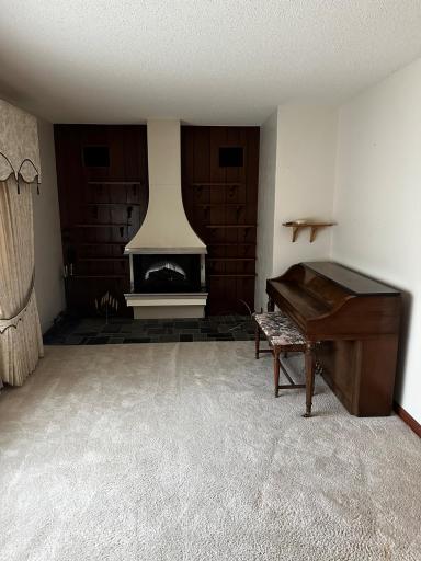 UpperLevelLivingRoom.jpg