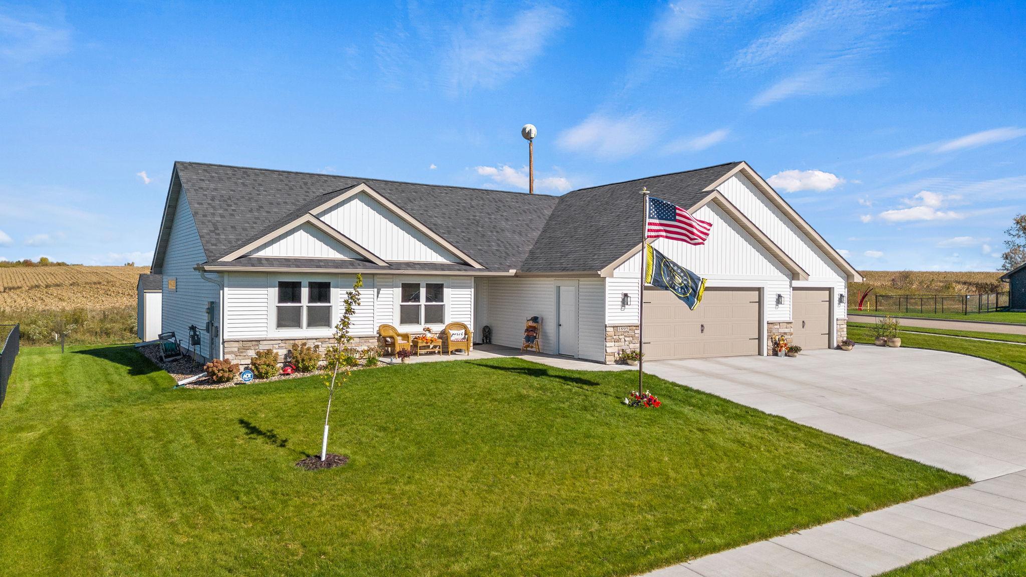 Welcome to 1895 Otter Way New Richmond-02.jpg