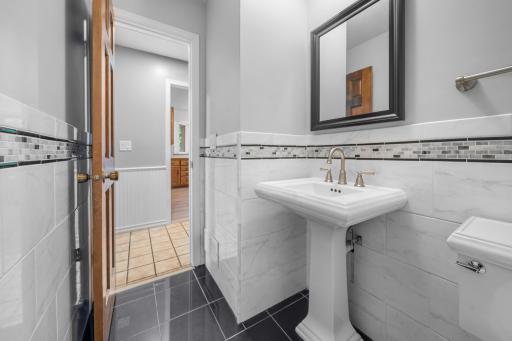 1st Floor Bath