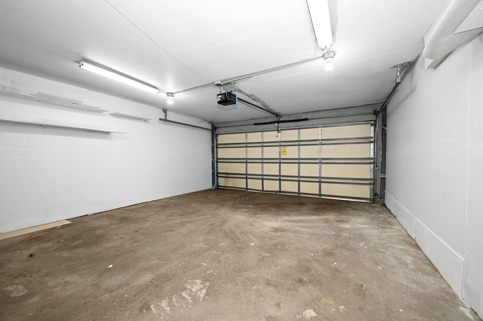 17-web-or-mls-11124 Drake St NW 017Full.jpg