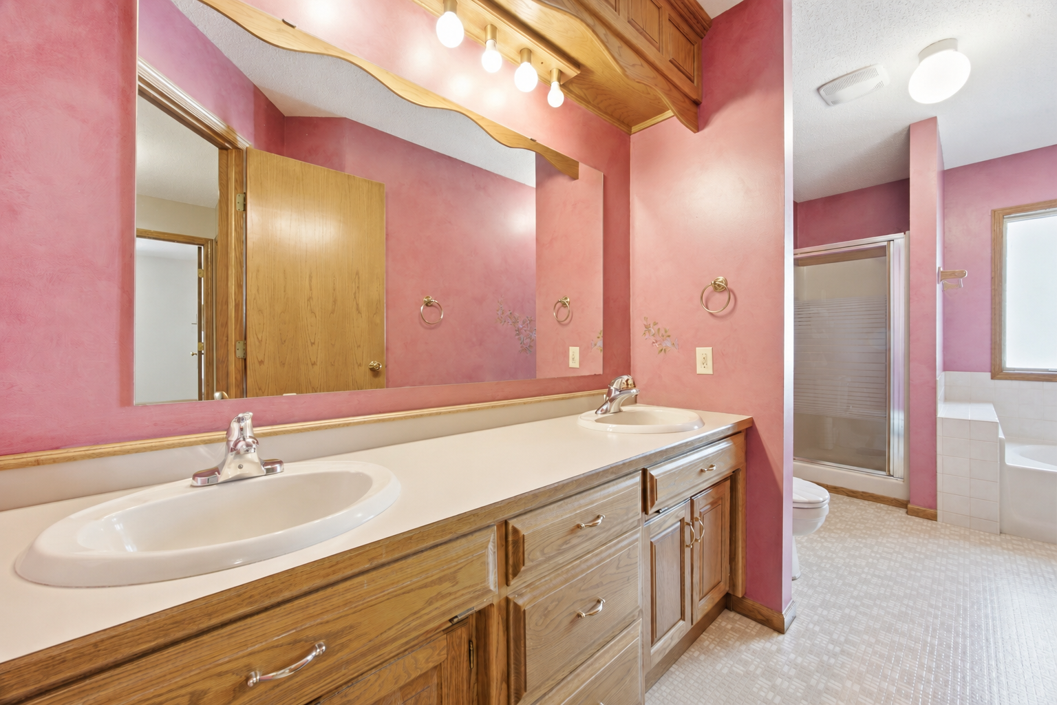 Primary Full Bathroom