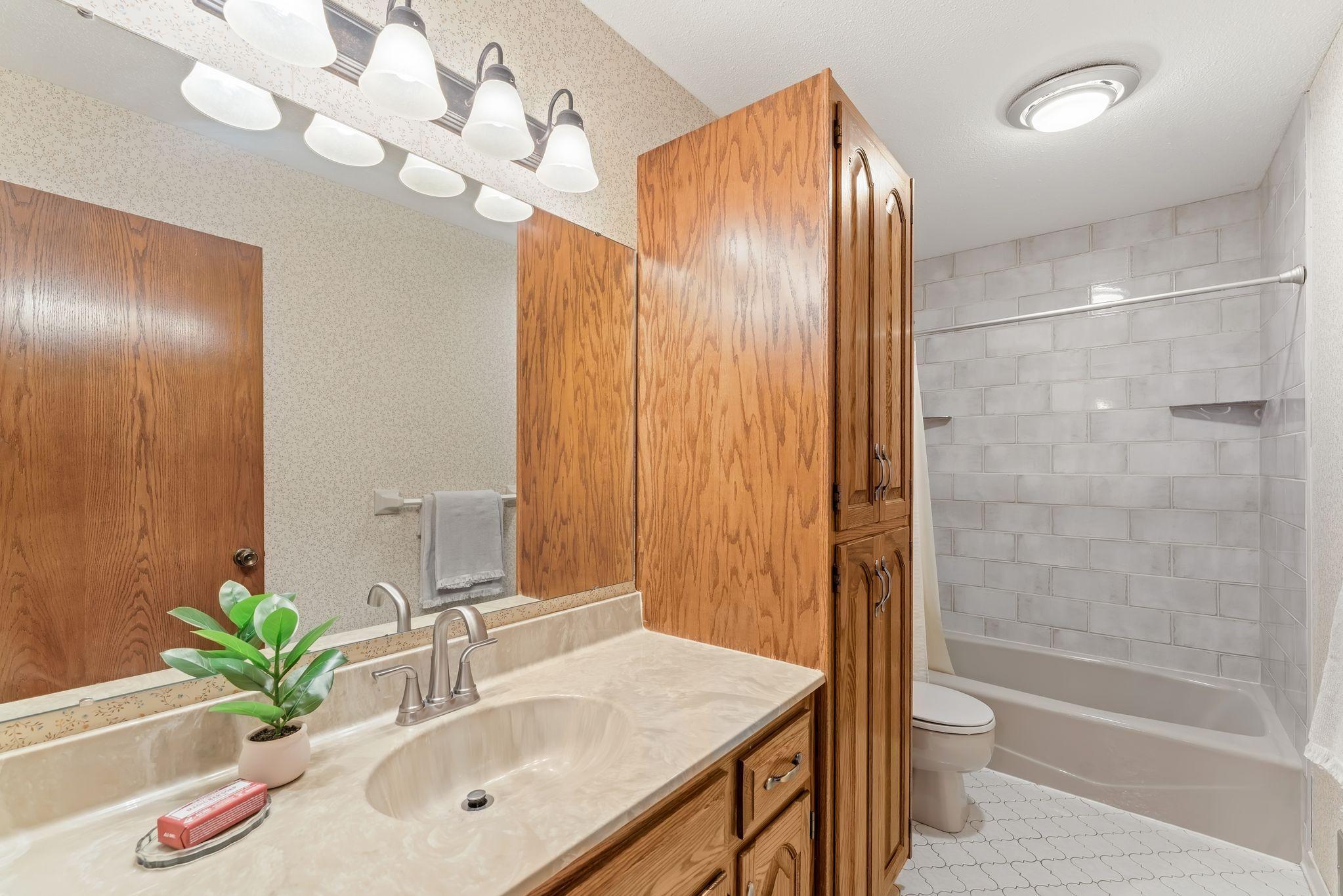 2nd Floor Full Bath