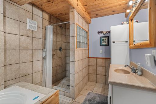 20-web-or-mls-1130-20th-ave.jpg