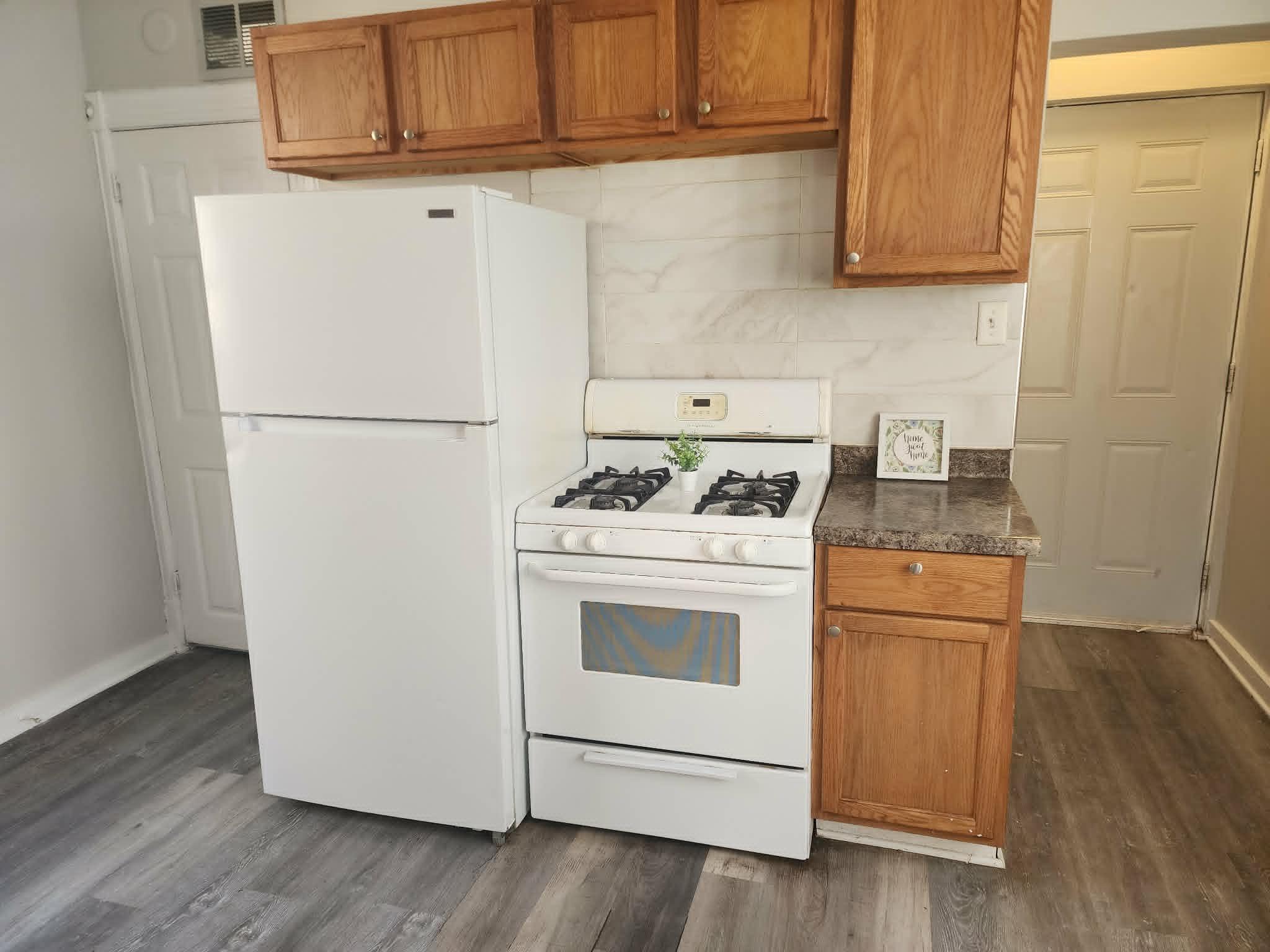 Stove and fridge.jpg
