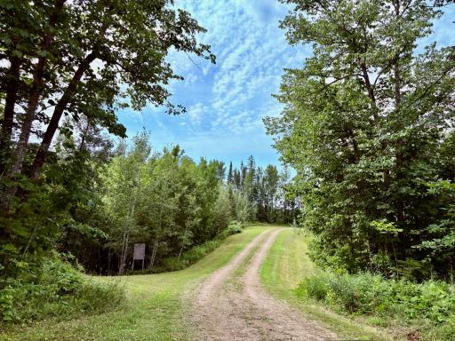 Private drive to your waterfront oasis