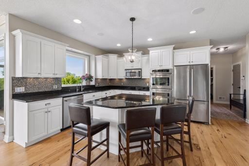 6025 Century Lane, Prior Lake, MN 55372