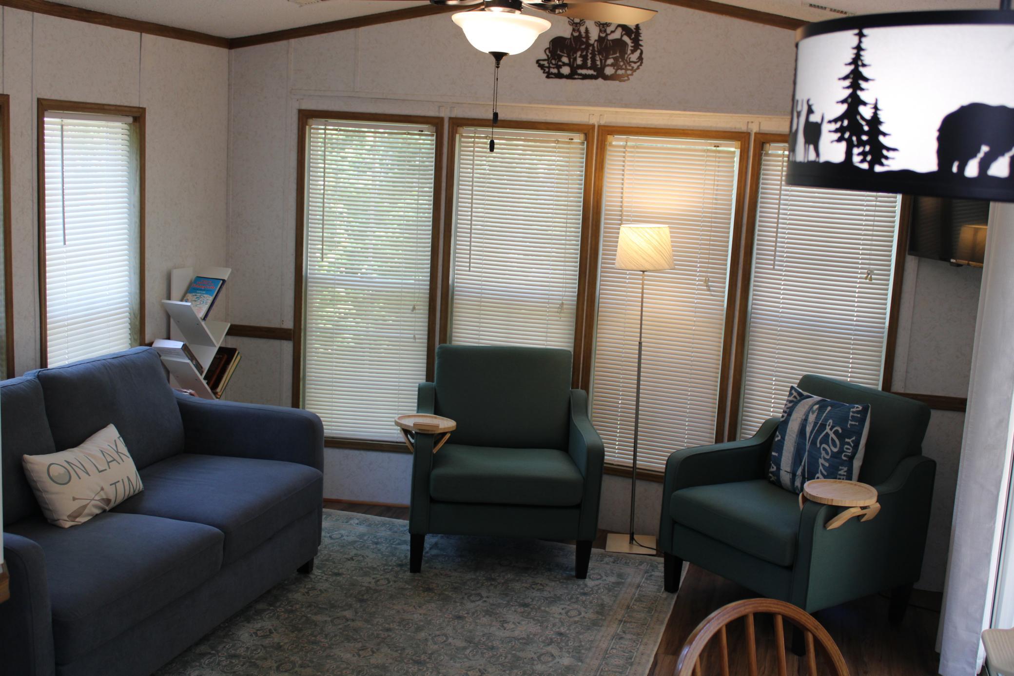 115livingroom.JPG