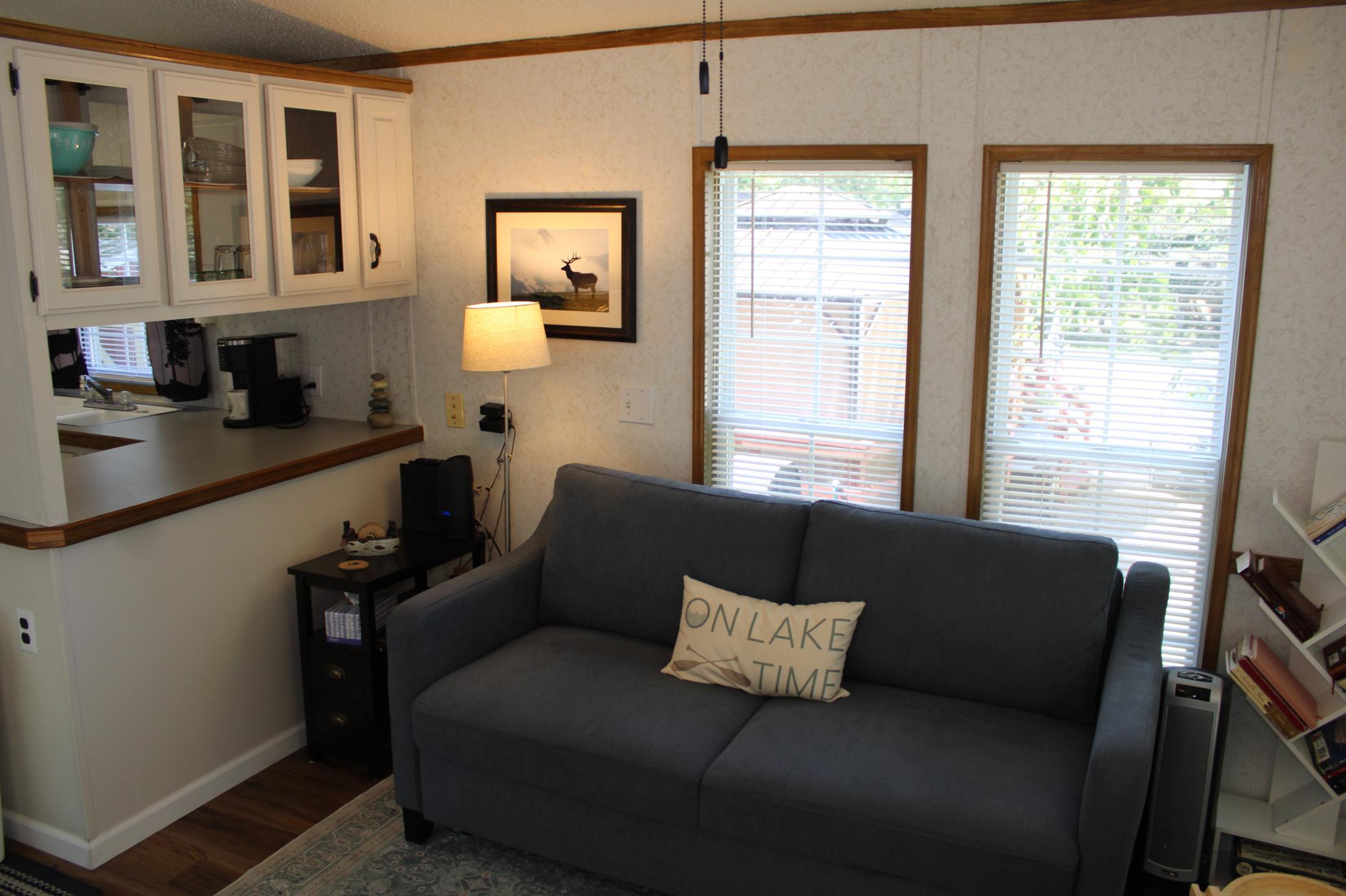 116kitchenlivingroom.JPG