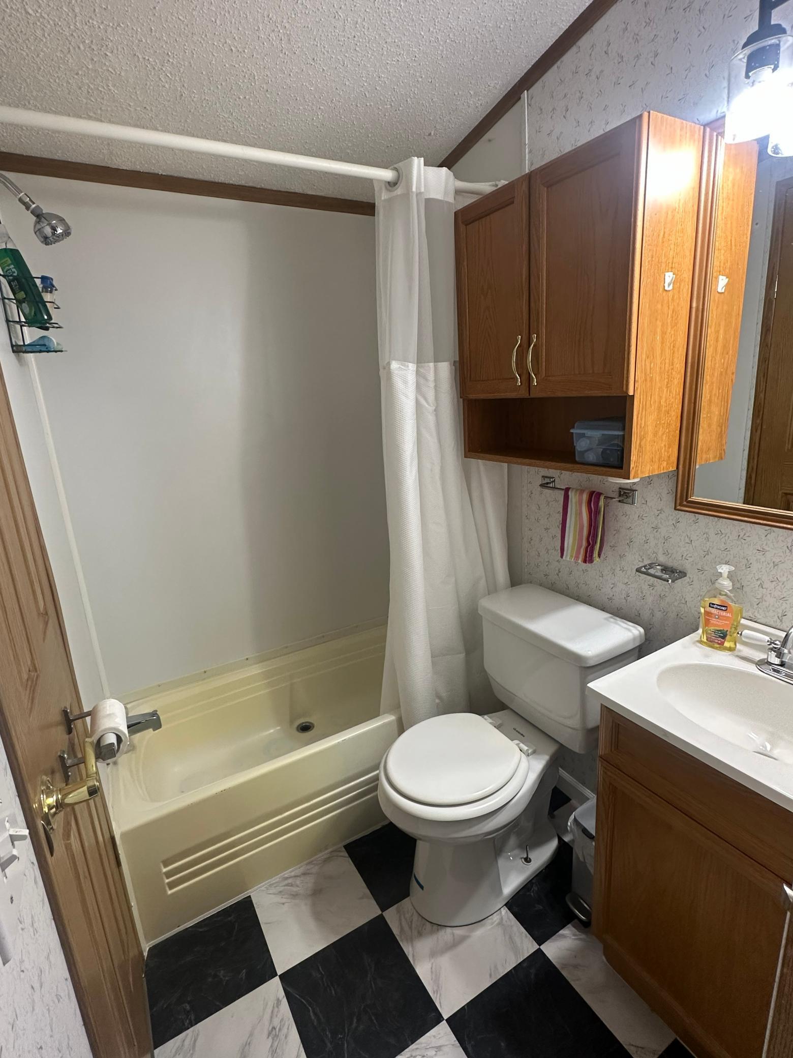 122bathroom.jpg