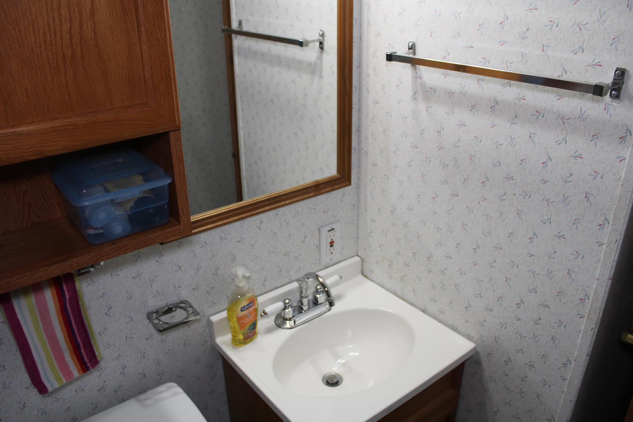 123bathroom.JPG