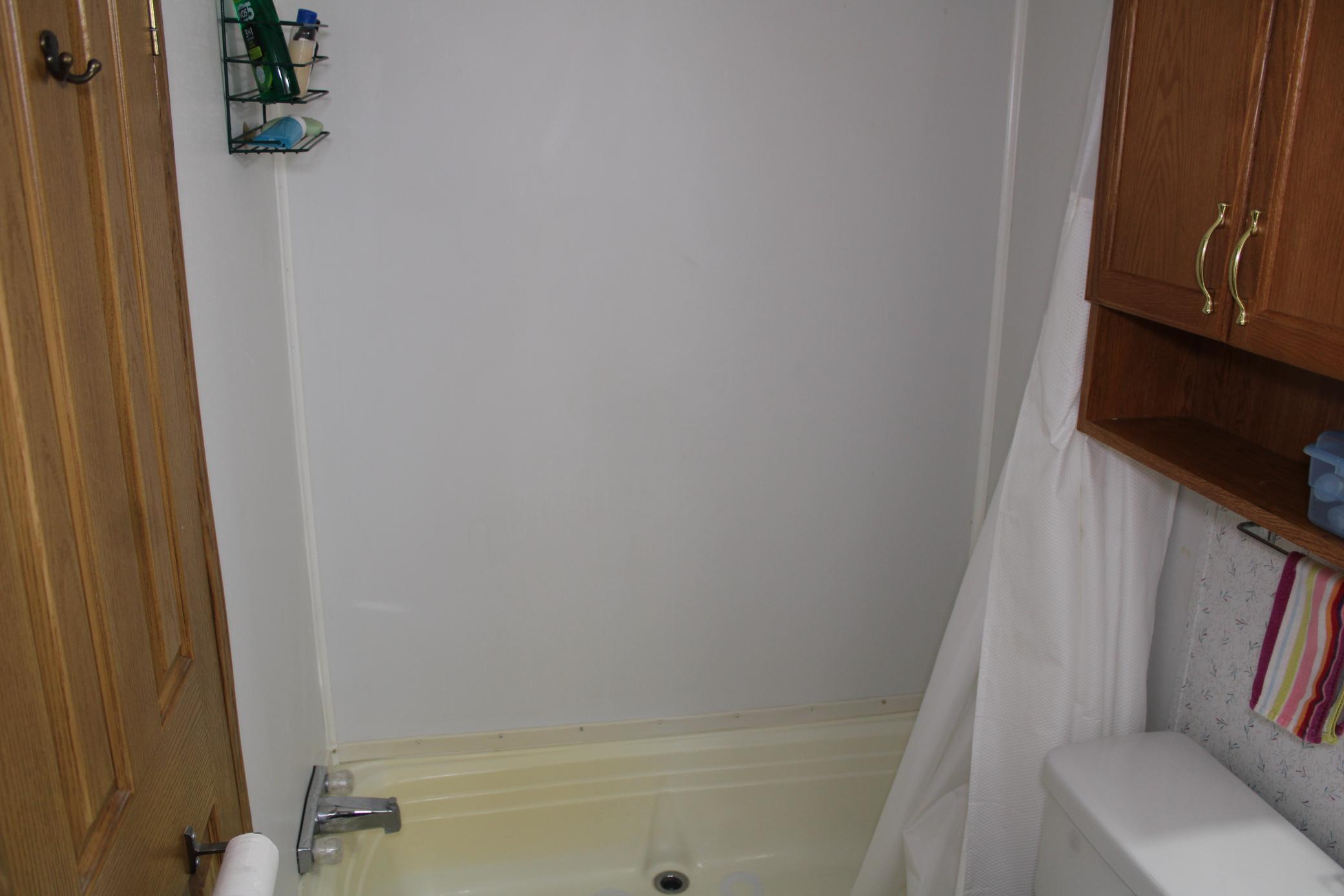 125bathroom.JPG