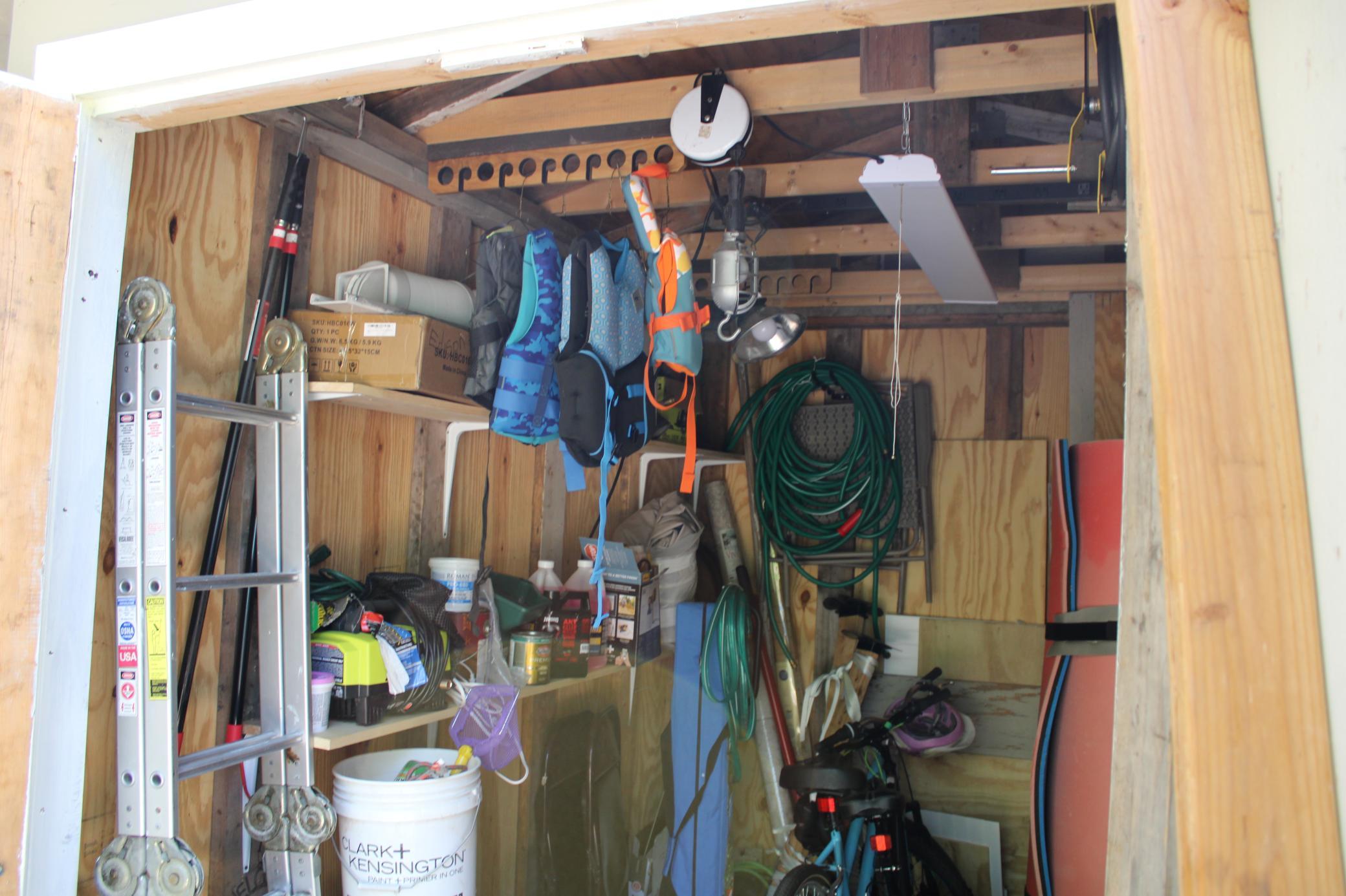 152 Interiorshed.JPG