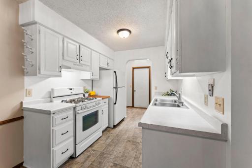 1232 Woodley Street E, Northfield, MN 55057