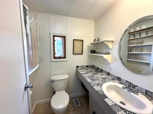 929 W Iowa Street, Lake City, MN 55041