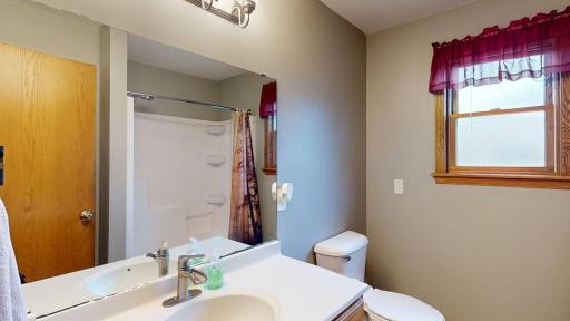 635-6th-Street-NW-Plainview-MN-28-Main-Floor-Bathroom-635-6th-St-NW.jpg