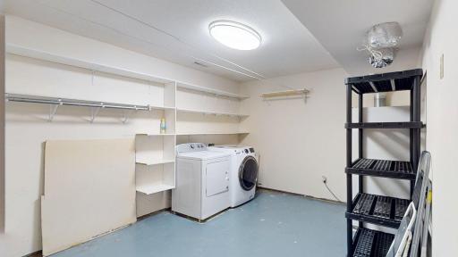 635-6th-Street-NW-Plainview-MN-40-Laundry-635-6th-St-NW.jpg