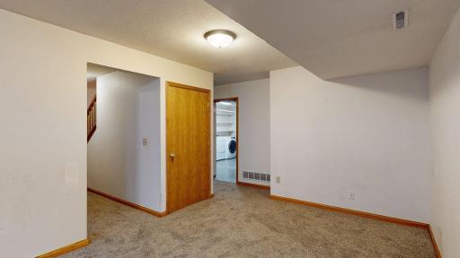 635-6th-Street-NW-Plainview-MN-36-Family-Room-635-6th-St-NW.jpg