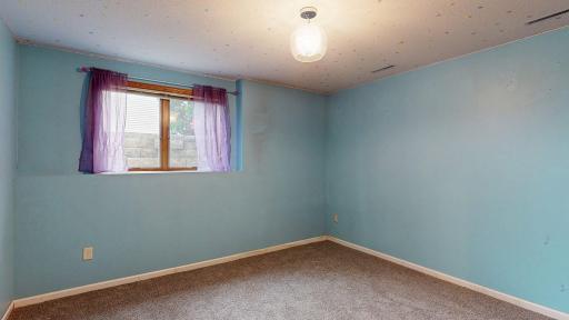 635-6th-Street-NW-Plainview-MN-37-Bedroom-3-635-6th-St-NW.jpg